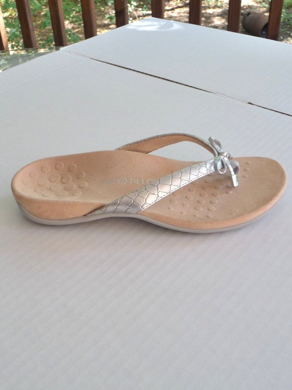 VIONIC Size 7.5 BELLA SANDALS SILVER